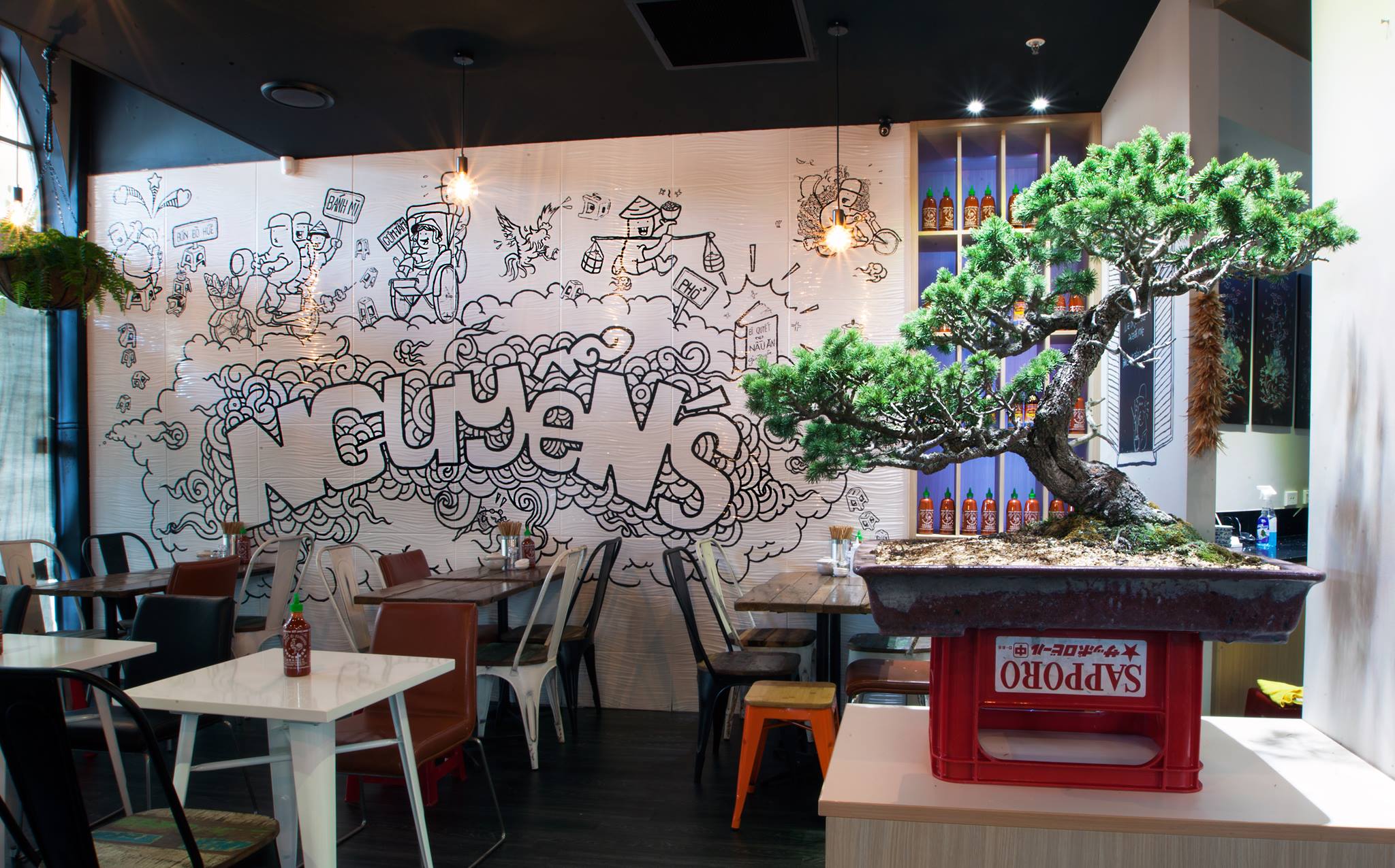 Bistro Nguyen's 店内手绘壁画